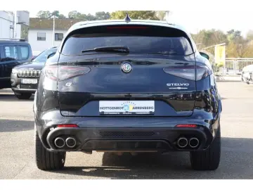 ALFA ROMEO Stelvio 2.9 V6 Bi-turbo Quadrifoglio Q4 Akrapovi