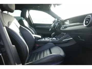 ALFA ROMEO Stelvio 2.9 V6 Bi-turbo Quadrifoglio Q4 Akrapovi