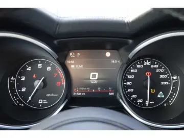 ALFA ROMEO Stelvio 2.9 V6 Bi-turbo Quadrifoglio Q4 Akrapovi