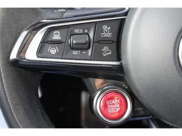 ALFA ROMEO Stelvio 2.9 V6 Bi-turbo Quadrifoglio Q4 Akrapovi