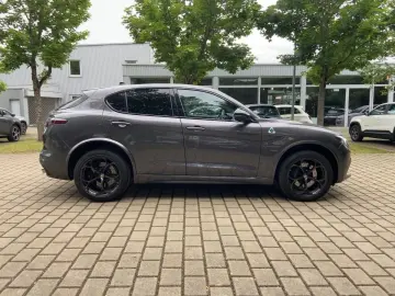 ALFA ROMEO Stelvio Quadrifoglio 2.9 V6 Bi-Turbo 520PS AWD