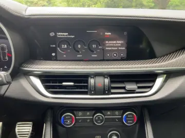 ALFA ROMEO Stelvio Quadrifoglio 2.9 V6 Bi-Turbo 520PS AWD