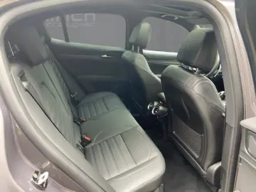 ALFA ROMEO Stelvio Quadrifoglio 2.9 V6 Bi-Turbo 520PS AWD
