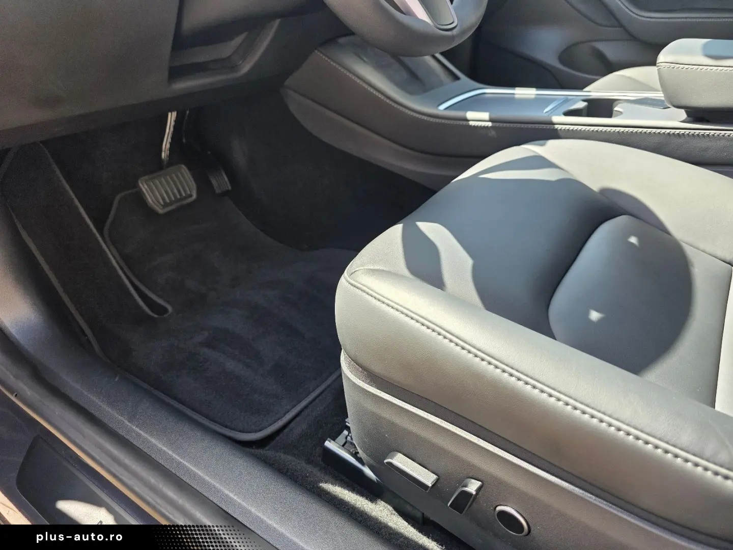 TESLA Model 3 2023 — imagine 11