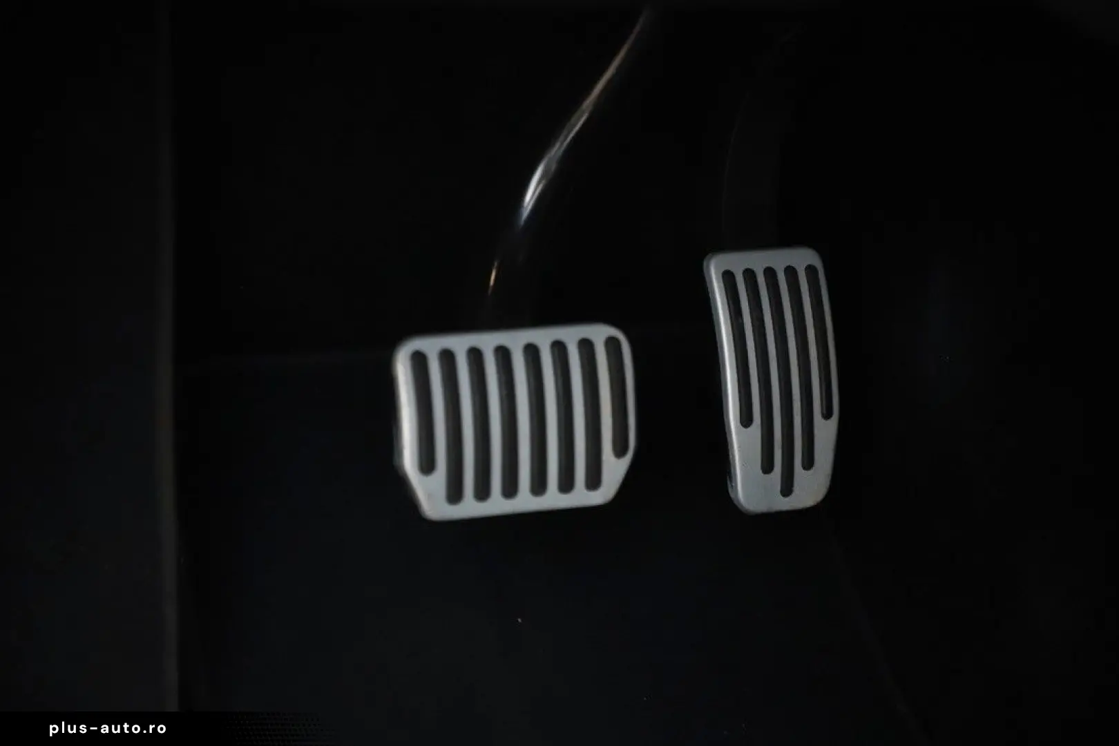 TESLA Model Y 2023 — imagine 14