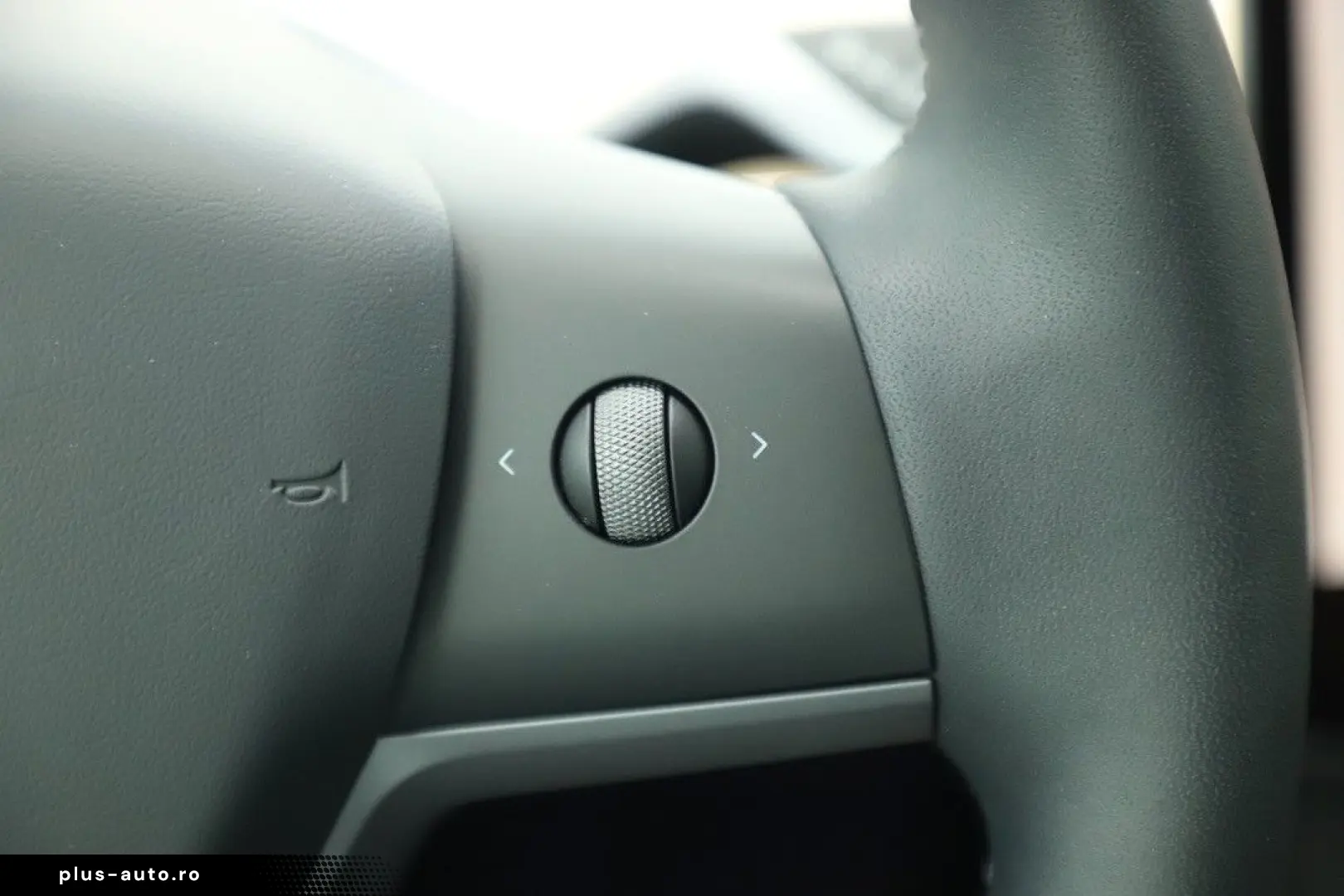 TESLA Model Y 2023 — imagine 23
