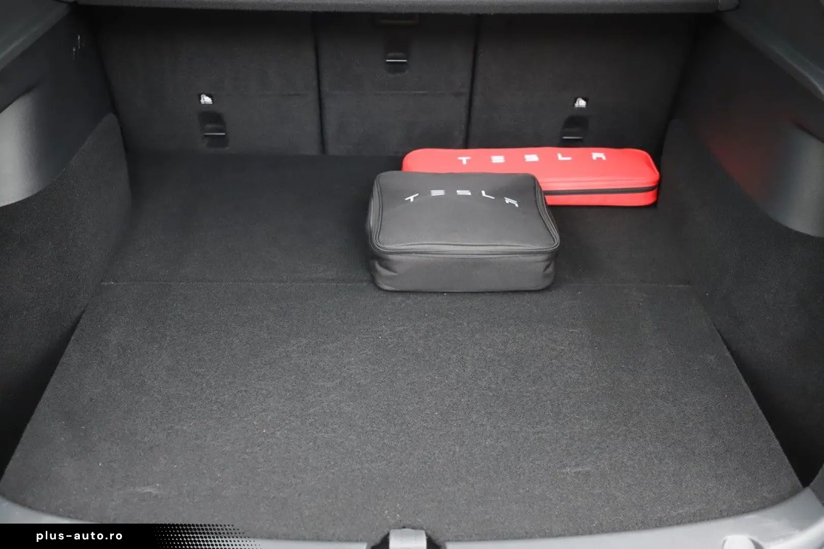 TESLA Model Y 2023 — imagine 26