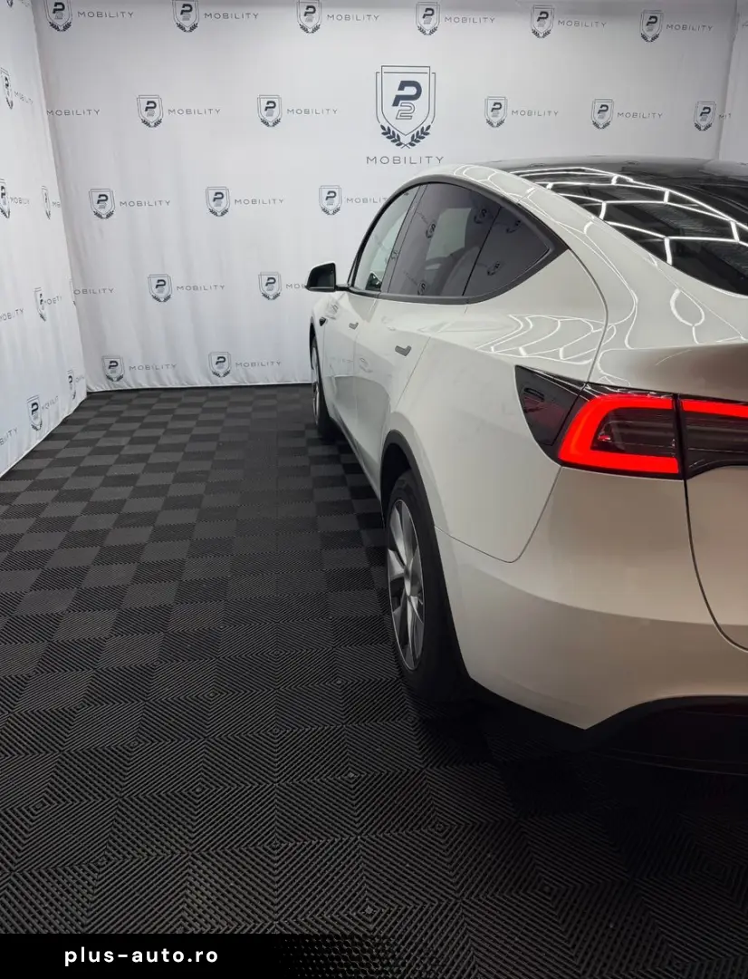 TESLA Model Y 2023 — imagine 7