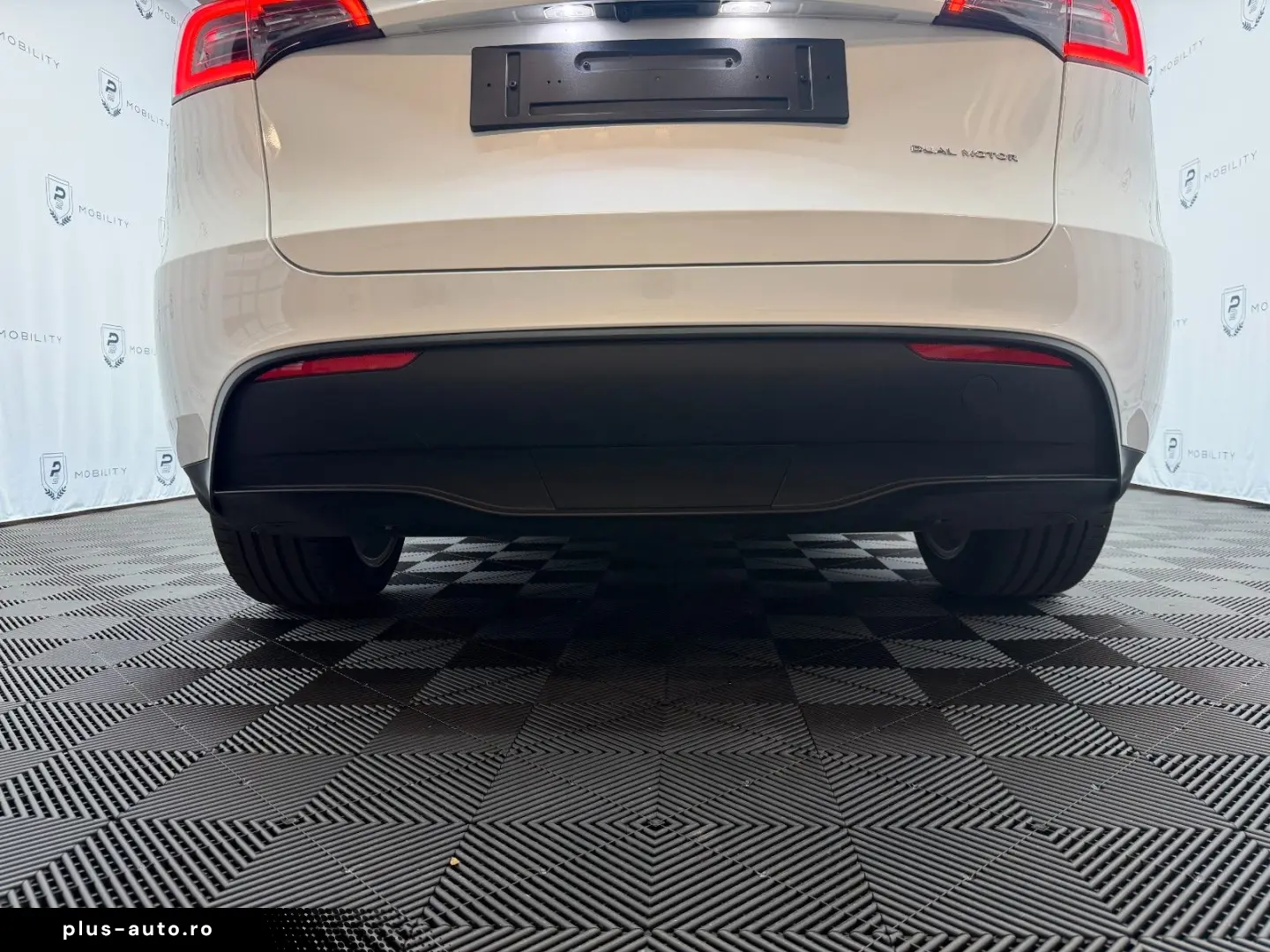 TESLA Model Y 2023 — imagine 9