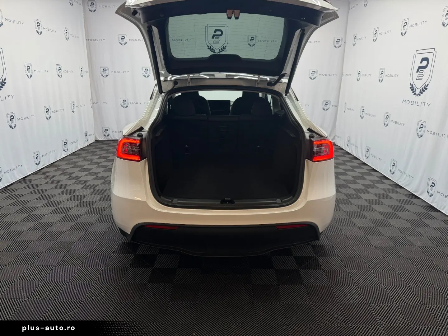 TESLA Model Y 2023 — imagine 10