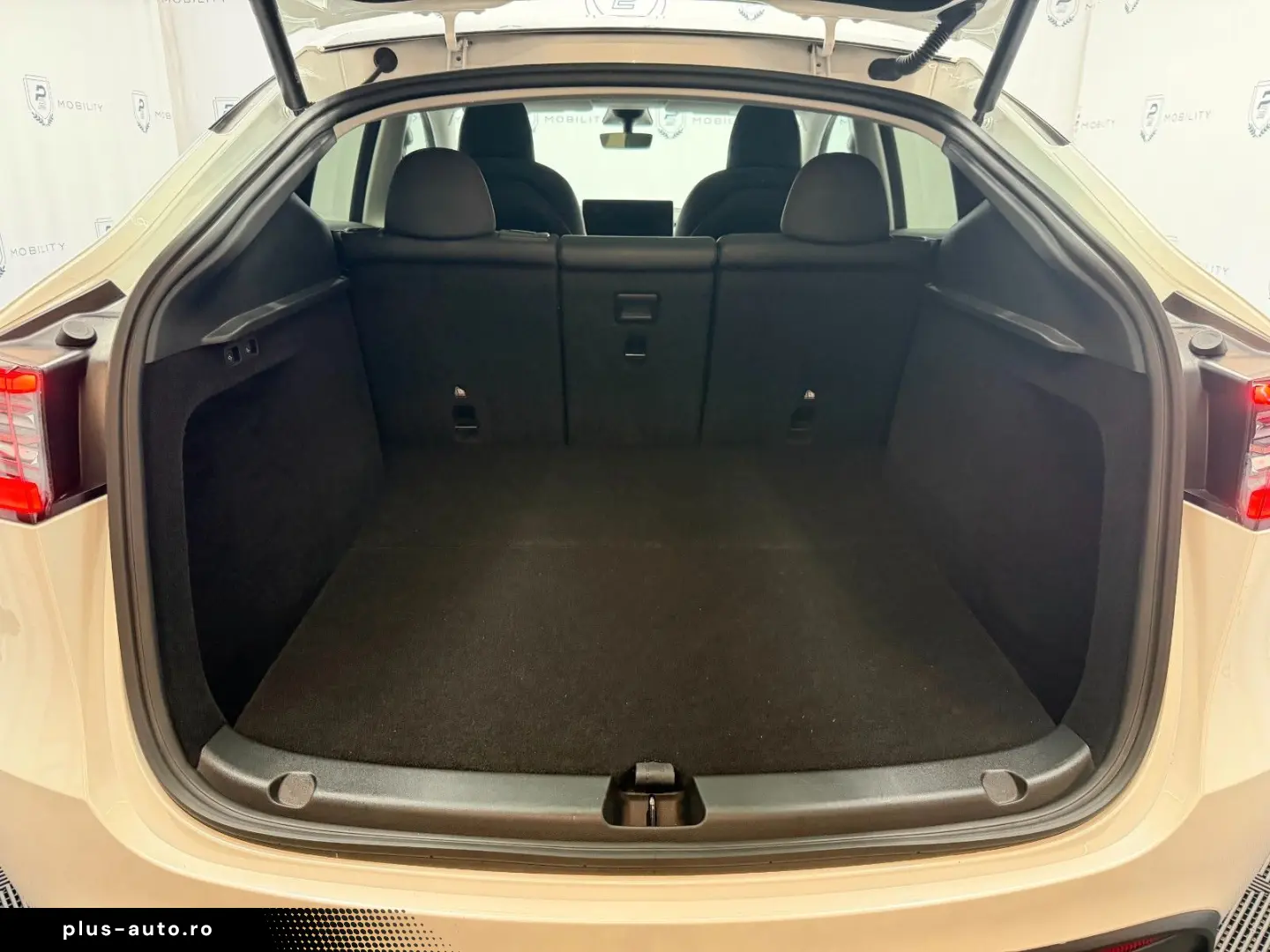 TESLA Model Y 2023 — imagine 11