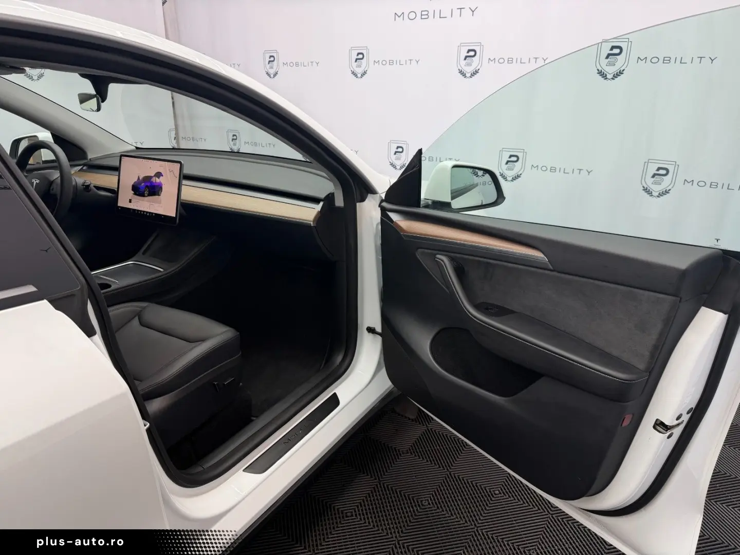 TESLA Model Y 2023 — imagine 15