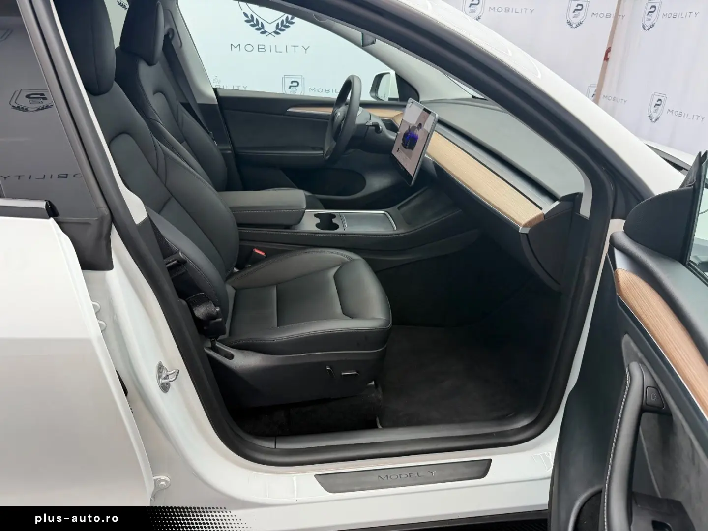 TESLA Model Y 2023 — imagine 16