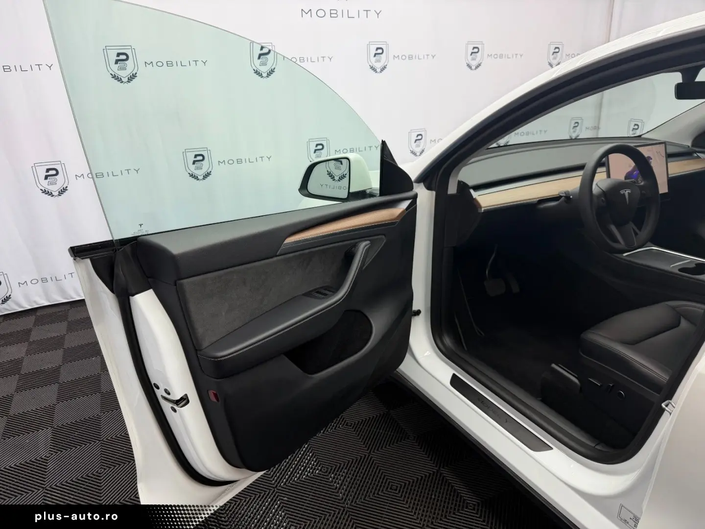 TESLA Model Y 2023 — imagine 20