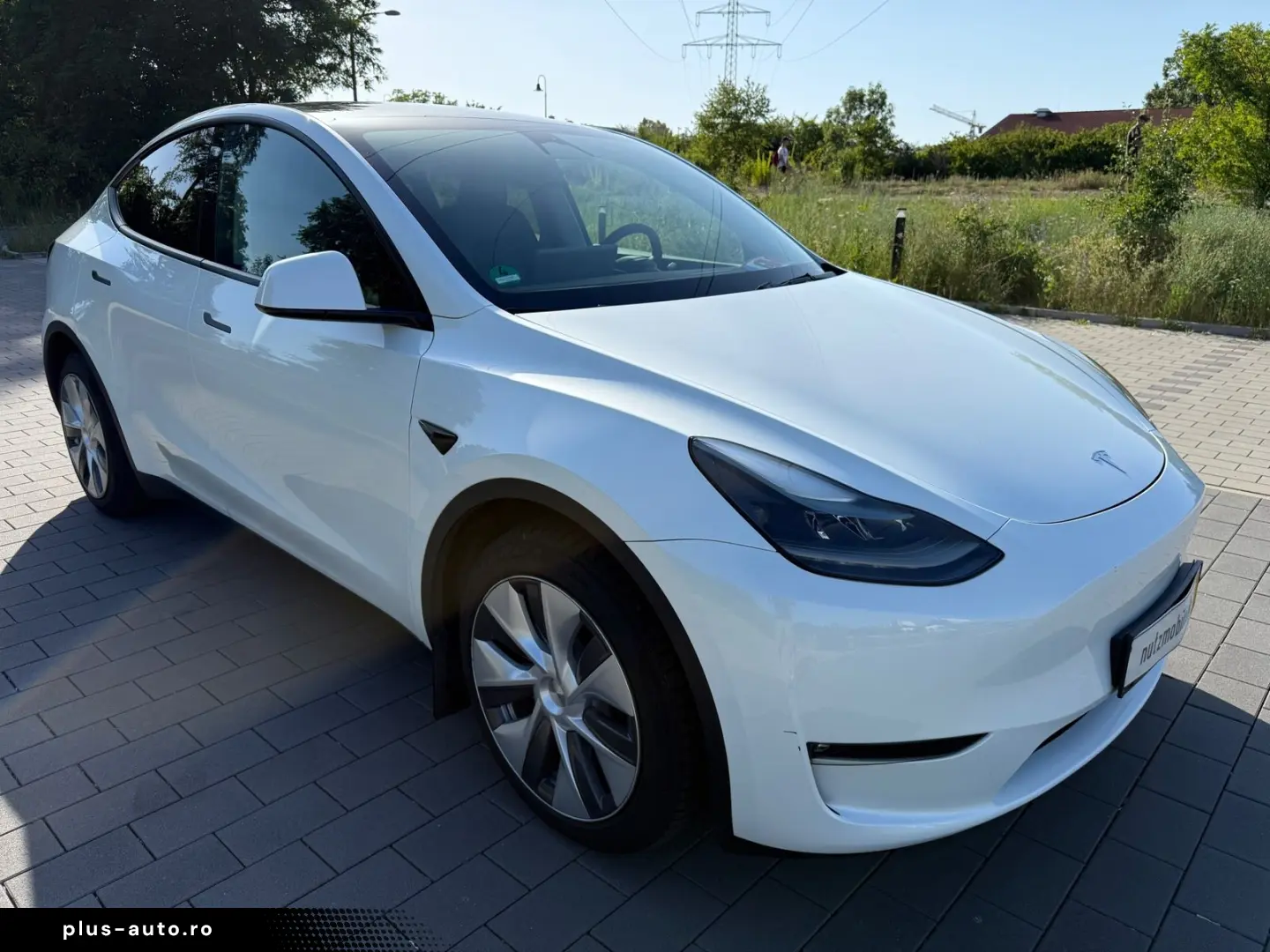 TESLA Model Y 2024 — imagine 6