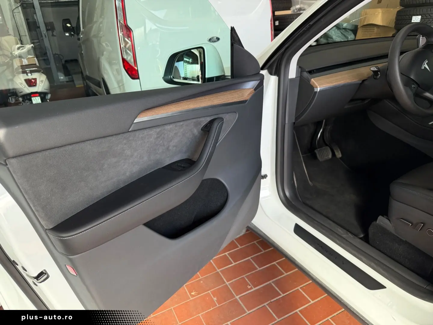 TESLA Model Y 2024 — imagine 19