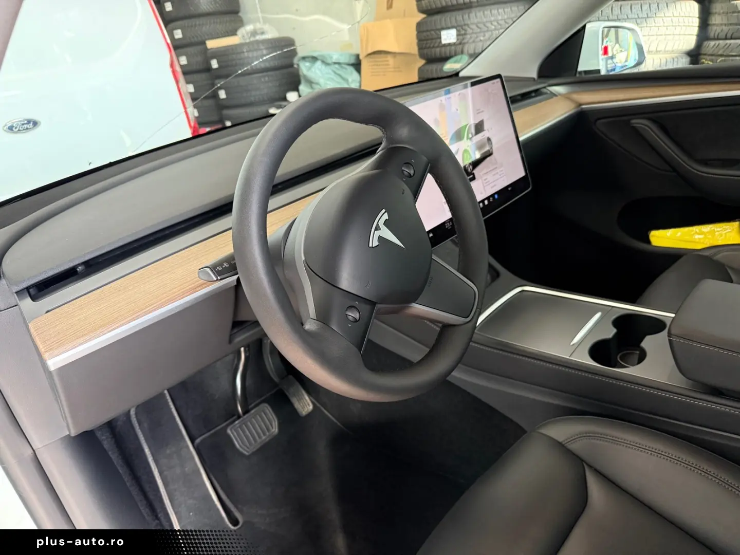 TESLA Model Y 2024 — imagine 11