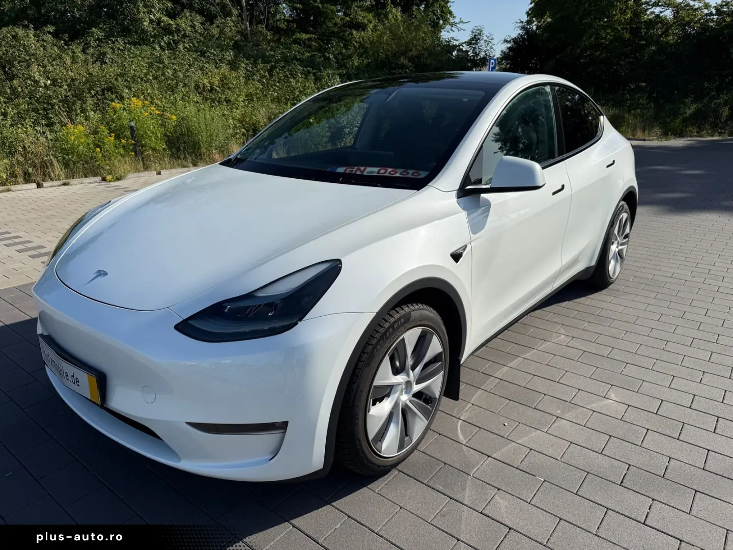 TESLA Model Y Long Range Dual AWD 8-fach bereift HW3
