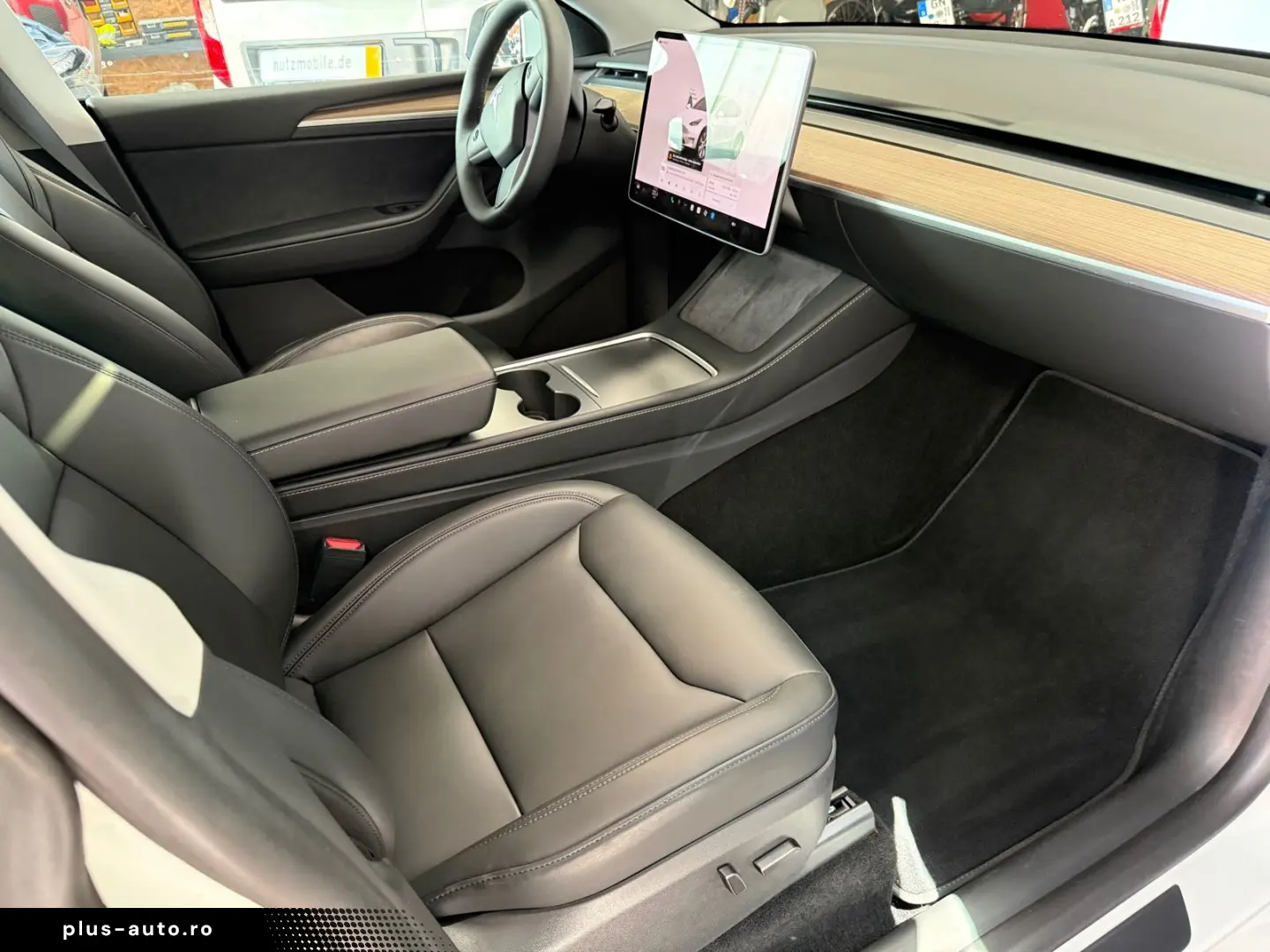 TESLA Model Y 2024 — imagine 15