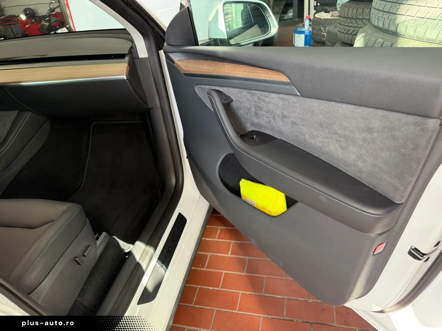 TESLA Model Y 2024 — imagine 16
