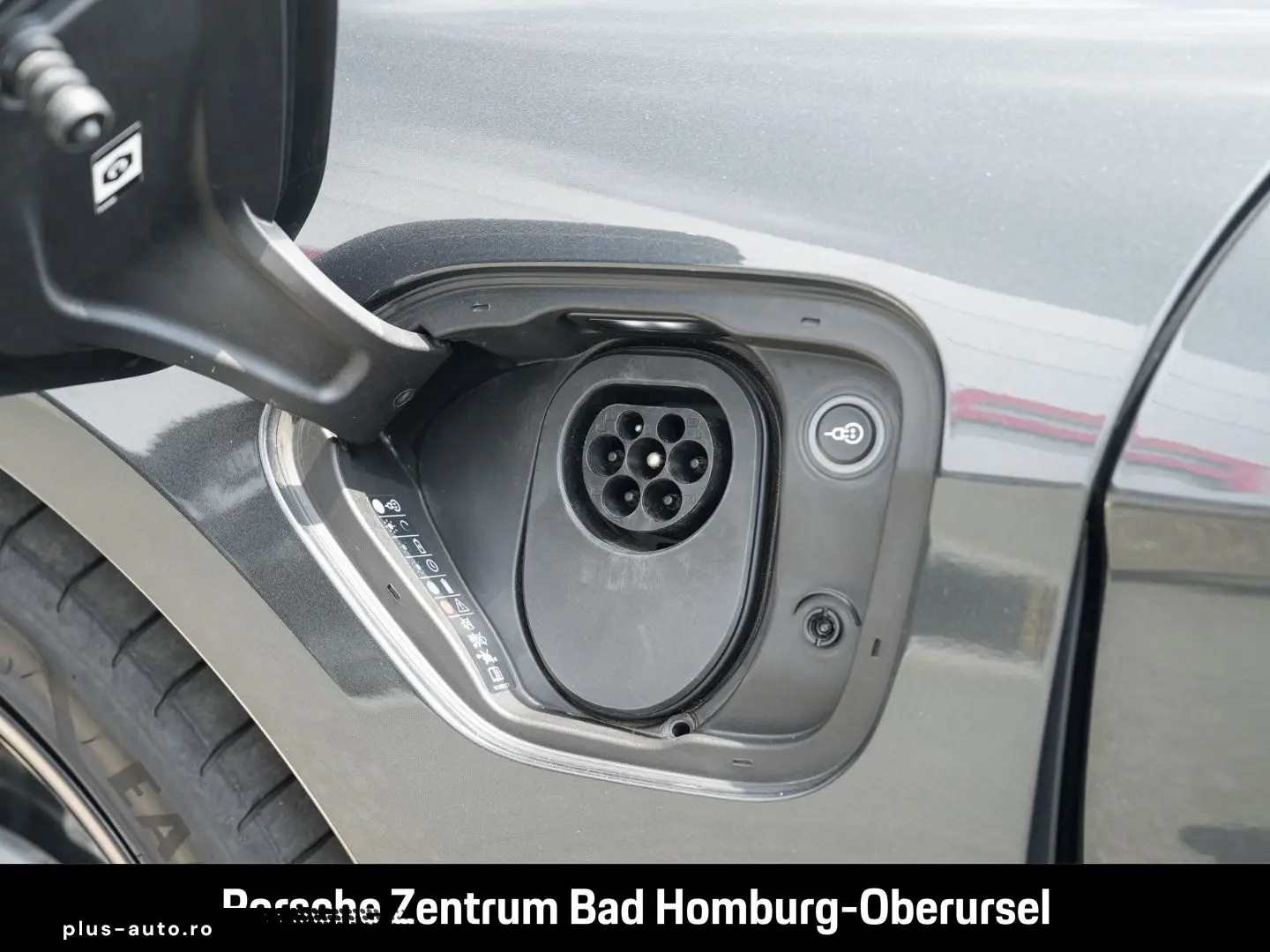 PORSCHE Taycan 2023 — imagine 33