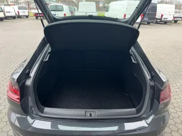 VW Arteon 2.0 TDI R-Line ACC GJR SHZ CARPLAY NAVI