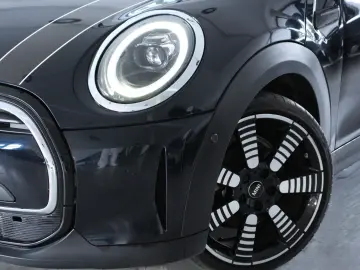MINI Cooper Ed. Premium Plus (F57) LED KAM HUD Sports