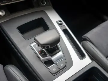 AUDI Q5 40 TDI quattro S Line s tronic LED NAVI SHZ