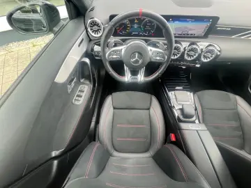 MERCEDES-BENZ A 35 AMG 4Matic Leder LED