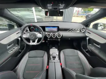MERCEDES-BENZ A 35 AMG 4Matic Leder LED