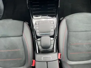 MERCEDES-BENZ A 35 AMG 4Matic Leder LED