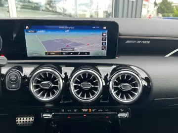 MERCEDES-BENZ A 35 AMG 4Matic Leder LED