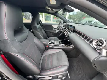 MERCEDES-BENZ A 35 AMG 4Matic Leder LED