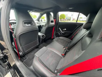 MERCEDES-BENZ A 35 AMG 4Matic Leder LED