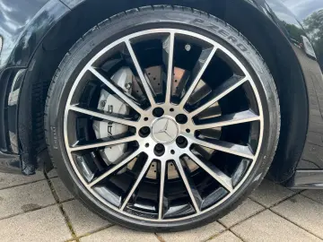 MERCEDES-BENZ A 35 AMG 4Matic Leder LED