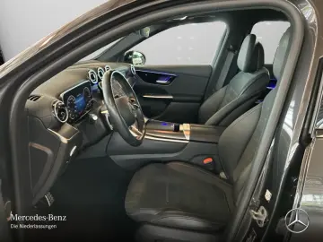 MERCEDES-BENZ GLC 300 e 4M AMG Night DigiLight Kam Pano AHK