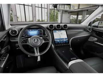 MERCEDES-BENZ GLC 300 de 4M AVANTGARDE DIST 360 KAM AHK PANO