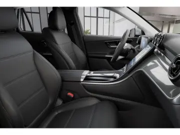 MERCEDES-BENZ GLC 300 de 4M AVANTGARDE DIST 360 KAM AHK PANO