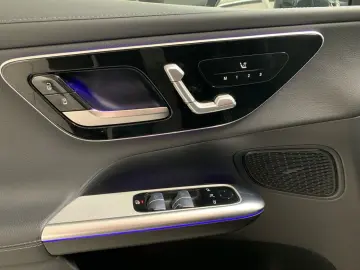 MERCEDES-BENZ GLC 300 e 4M  AMG NIGHT AHK MEMO 360 KAM TEMP