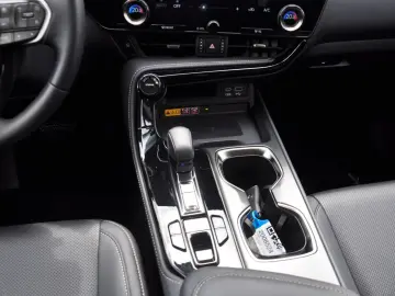 LEXUS NX 450 h  E-Four NAVI-LEDER-360 -LED-ACC-8FACH