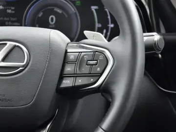 LEXUS NX 450 h  E-Four NAVI-LEDER-360 -LED-ACC-8FACH