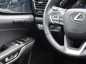 LEXUS NX 450 h  E-Four NAVI-LEDER-360 -LED-ACC-8FACH