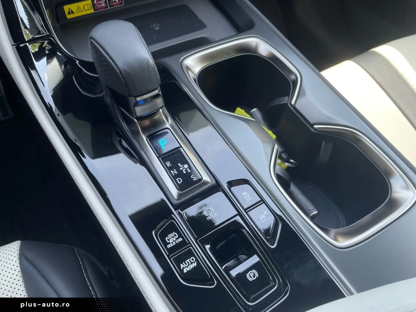 LEXUS NX 2022 — imagine 24