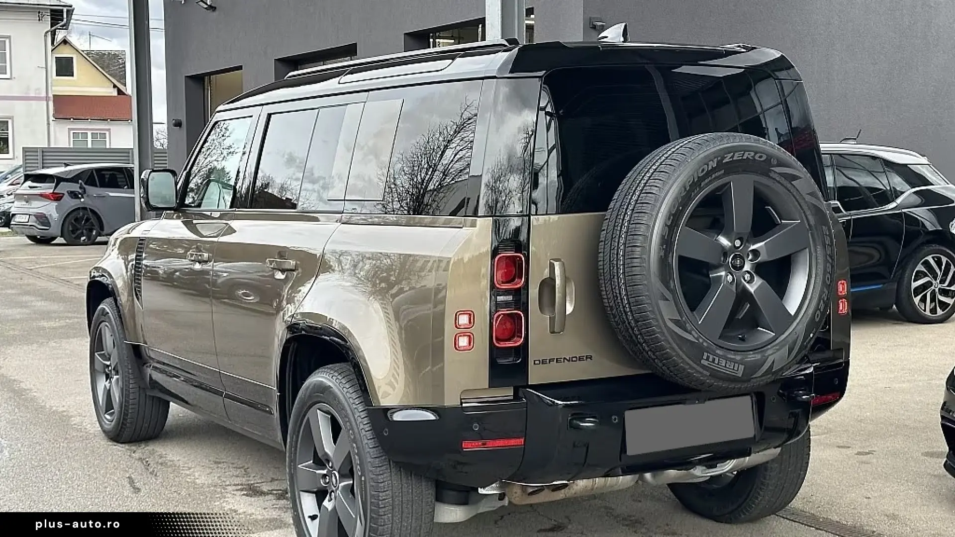 Land Rover Defender 110 D300 AWD   Finanțare Leasing