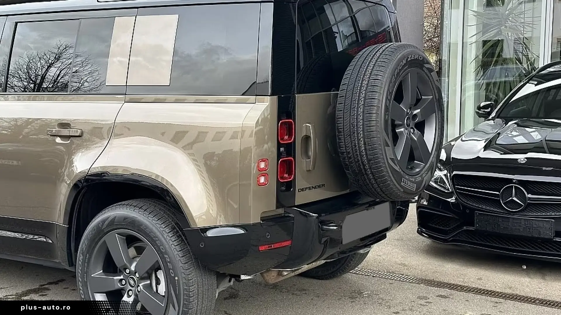 Land Rover Defender 110 D300 AWD   Finanțare Leasing