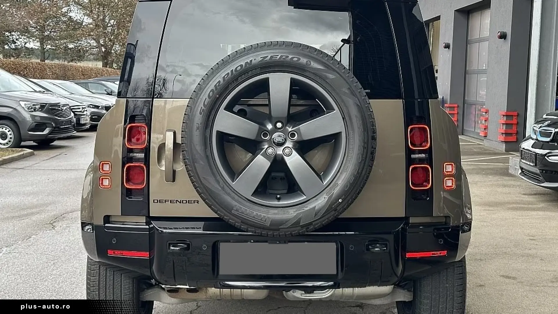 Land Rover Defender 110 D300 AWD   Finanțare Leasing