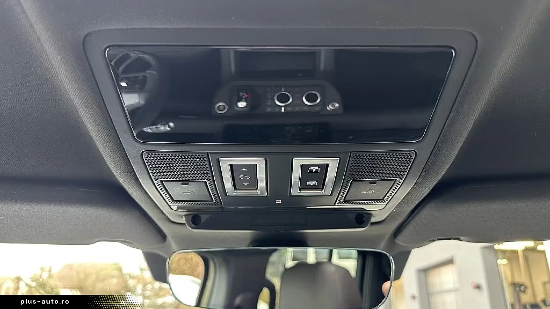 Land Rover Defender 110 D300 AWD   Finanțare Leasing