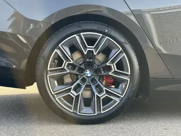 BMW 530 e xDrive Limo M Sport Pro B&W AHK