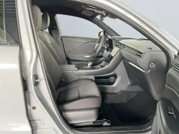 LEXUS LBX FWD  LED ACC CAM CarPlay Navi Spurhalteass
