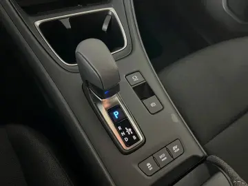 LEXUS LBX FWD  LED ACC CAM CarPlay Navi Spurhalteass
